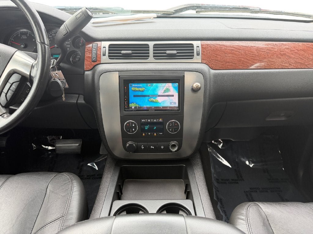 Used 2007 GMC Sierra 3500 SLT w/ Entertainment Package AWD/4WD image 13