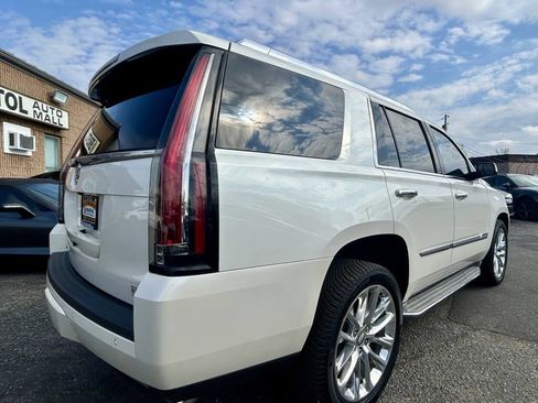 Used 2015 Cadillac Escalade Luxury AWD/4WD image 3