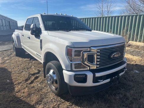 Used 2022 Ford F350 Limited image 2