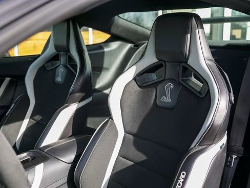 Used 2021 Ford Mustang Shelby GT500 w/ Carbon Fiber Track Pack image 37