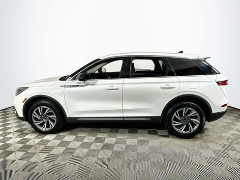 Used 2023 Lincoln Corsair FWD w/ Rear Removable Package Tray image 6