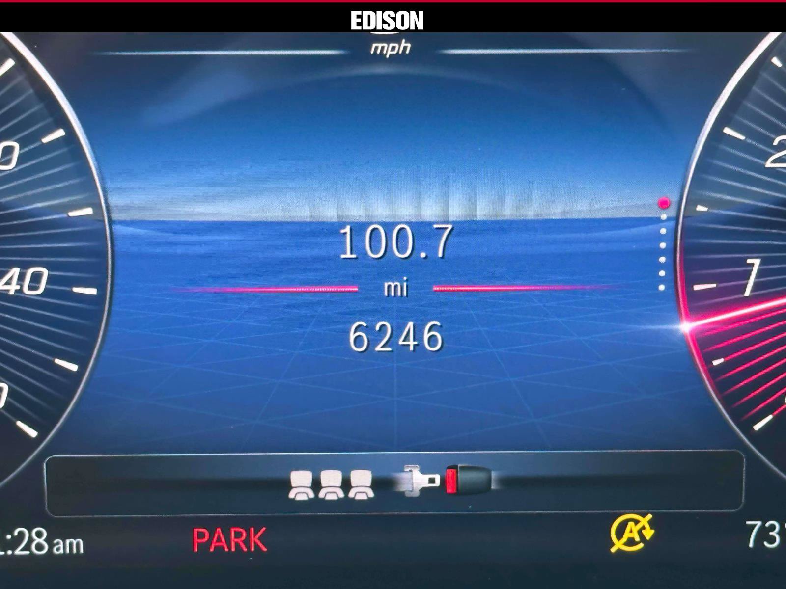 Used 2024 Mercedes-Benz GLB 250 4MATIC image 26