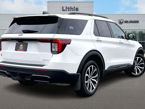 Used 2025 Ford Explorer ST-Line image 23