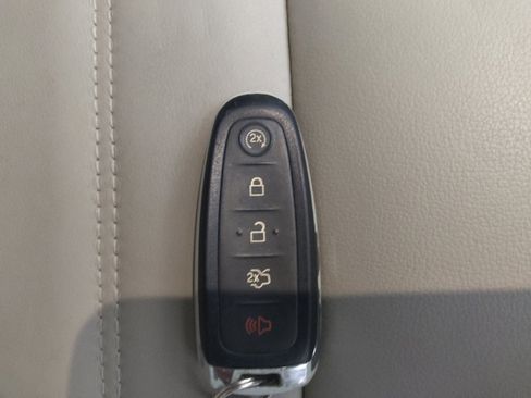 Used 2017 Ford Escape Titanium AWD/4WD image 32