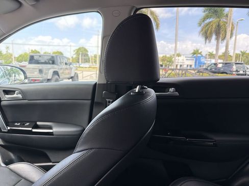 Used 2021 Kia Sportage EX FWD image 12