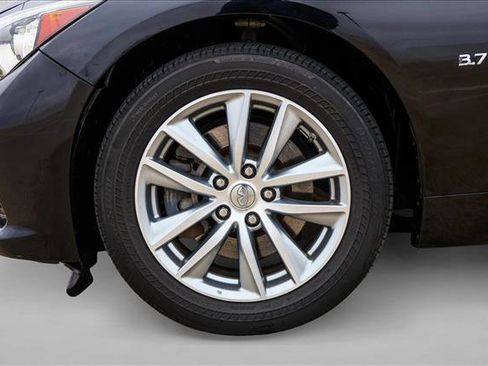 Used 2015 INFINITI Q50 2.0t w/ Moonroof Package image 9