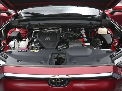Certified 2024 Toyota Grand Highlander AWD image 38