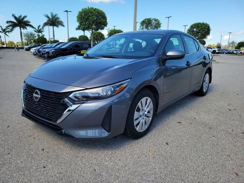 Certified 2025 Nissan Sentra S image 9