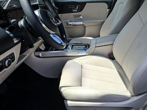 Used 2026 Mercedes-Benz GLB 250 4MATIC image 14