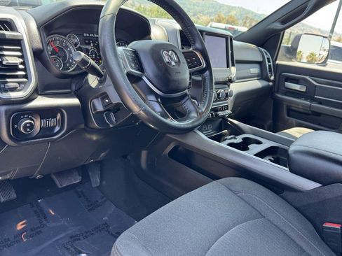Used 2019 RAM 2500 Big Horn w/ Black Appearance Package AWD/4WD image 11