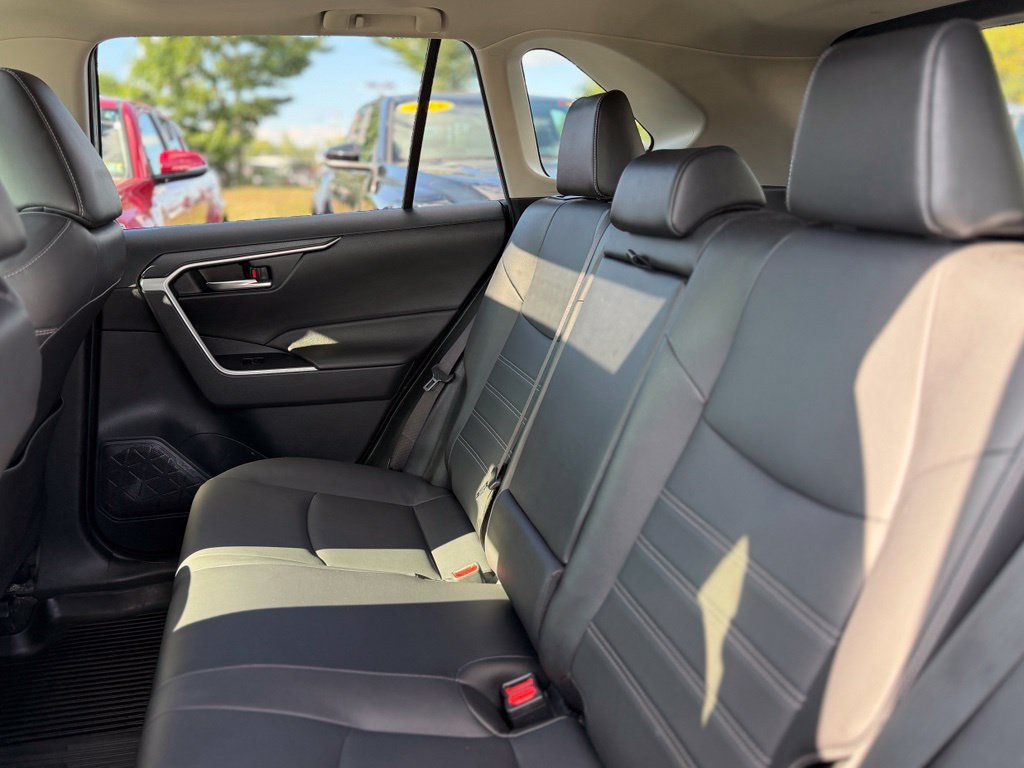 Used 2023 Toyota RAV4 XLE Premium AWD/4WD image 5