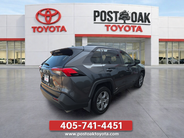 Used 2025 Toyota RAV4 LE AWD/4WD image 8
