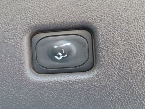 Used 2017 Lincoln MKX Select w/ Lincoln MKX Climate Package image 32