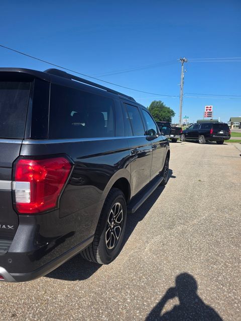 Used 2024 Ford Expedition Max XLT AWD/4WD image 8