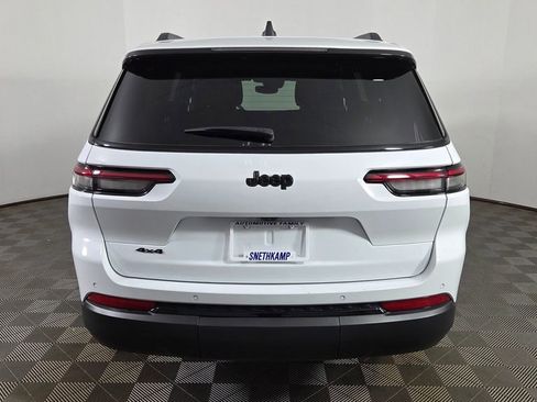 Used 2023 Jeep Grand Cherokee L Laredo AWD/4WD image 8