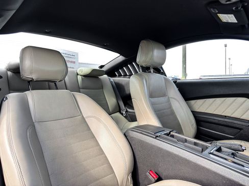 Used 2013 Ford Mustang Premium RWD image 14