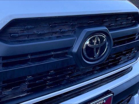 Used 2023 Toyota RAV4 Adventure image 33