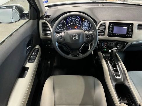 Used 2019 Honda HR-V LX image 17