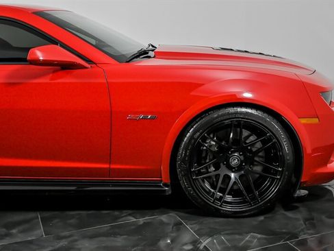 Used 2015 Chevrolet Camaro Z/28 RWD image 12