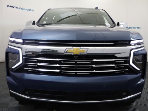 New 2025 Chevrolet Suburban Premier image 13