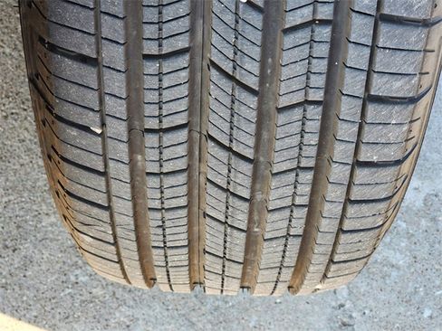 Certified 2025 Jeep Grand Cherokee Altitude image 10