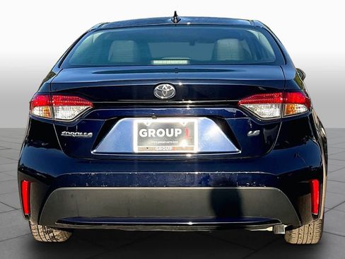 Used 2022 Toyota Corolla LE FWD image 4