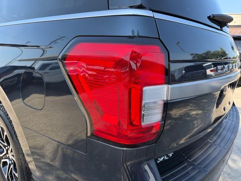 Used 2024 Ford Expedition Max XLT RWD image 12