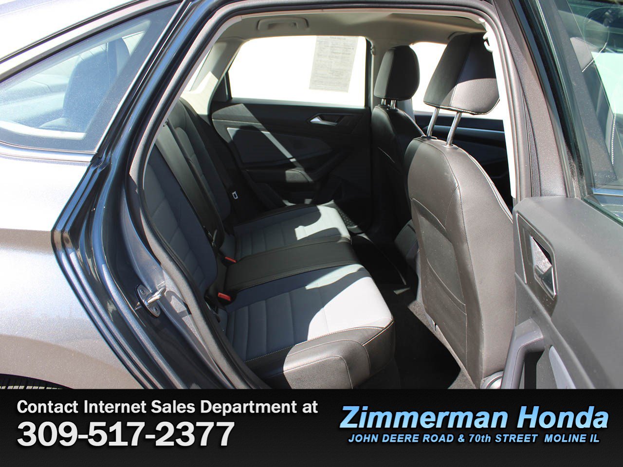Used 2025 Volkswagen Jetta SE FWD image 7