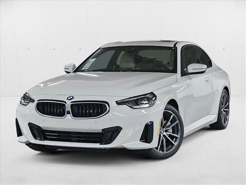 Used 2025 BMW 230i Coupe image 1