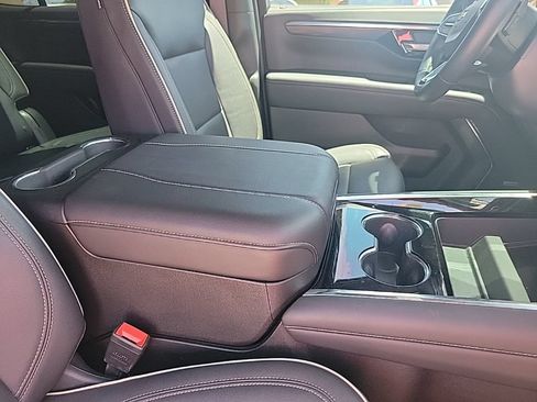 Used 2025 Chevrolet Tahoe Premier w/ Sun And Tow Package AWD/4WD image 55