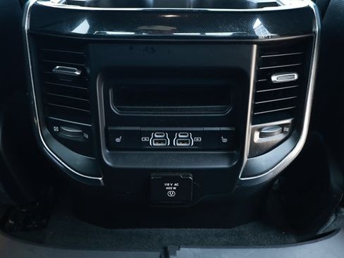 Used 2022 RAM 1500 Laramie AWD/4WD image 32