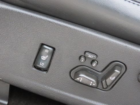 Used 2004 Chevrolet SSR w/ Preferred Equipment Group image 27