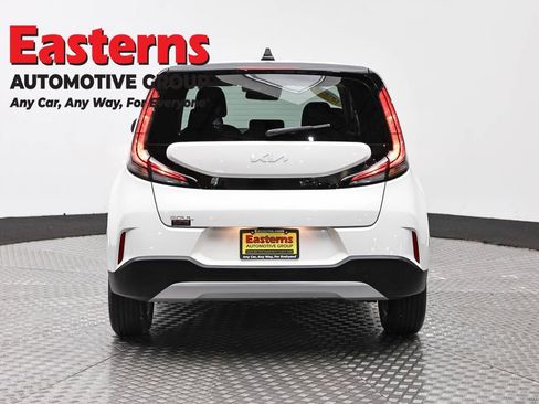 Used 2025 Kia Soul LX w/ LX Technology Package FWD image 6