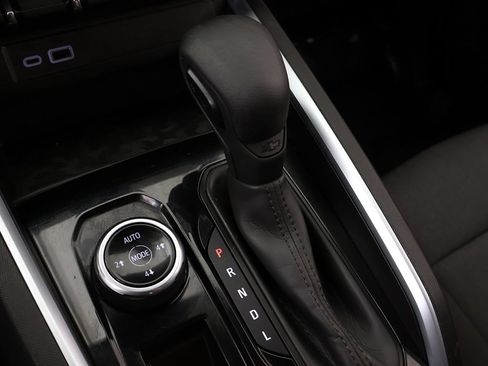 Used 2023 Chevrolet Colorado Trail Boss AWD/4WD image 47