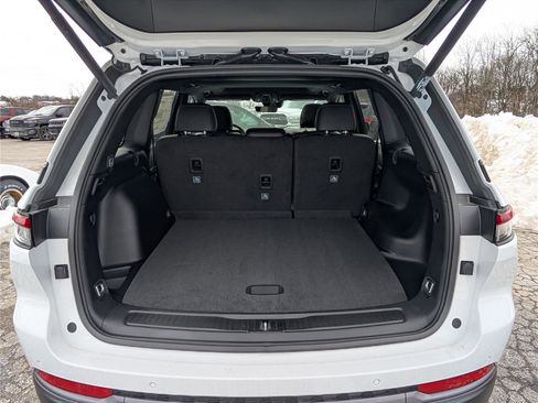 New 2026 Jeep Grand Cherokee Altitude image 8