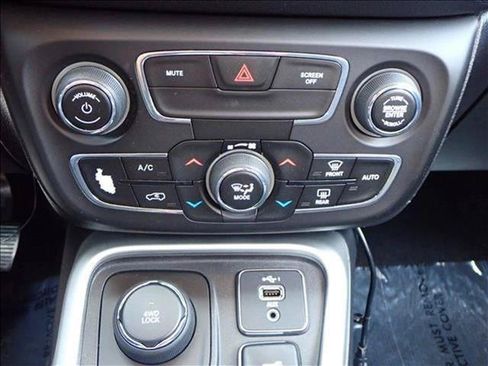 Used 2019 Jeep Compass Sport AWD/4WD image 17