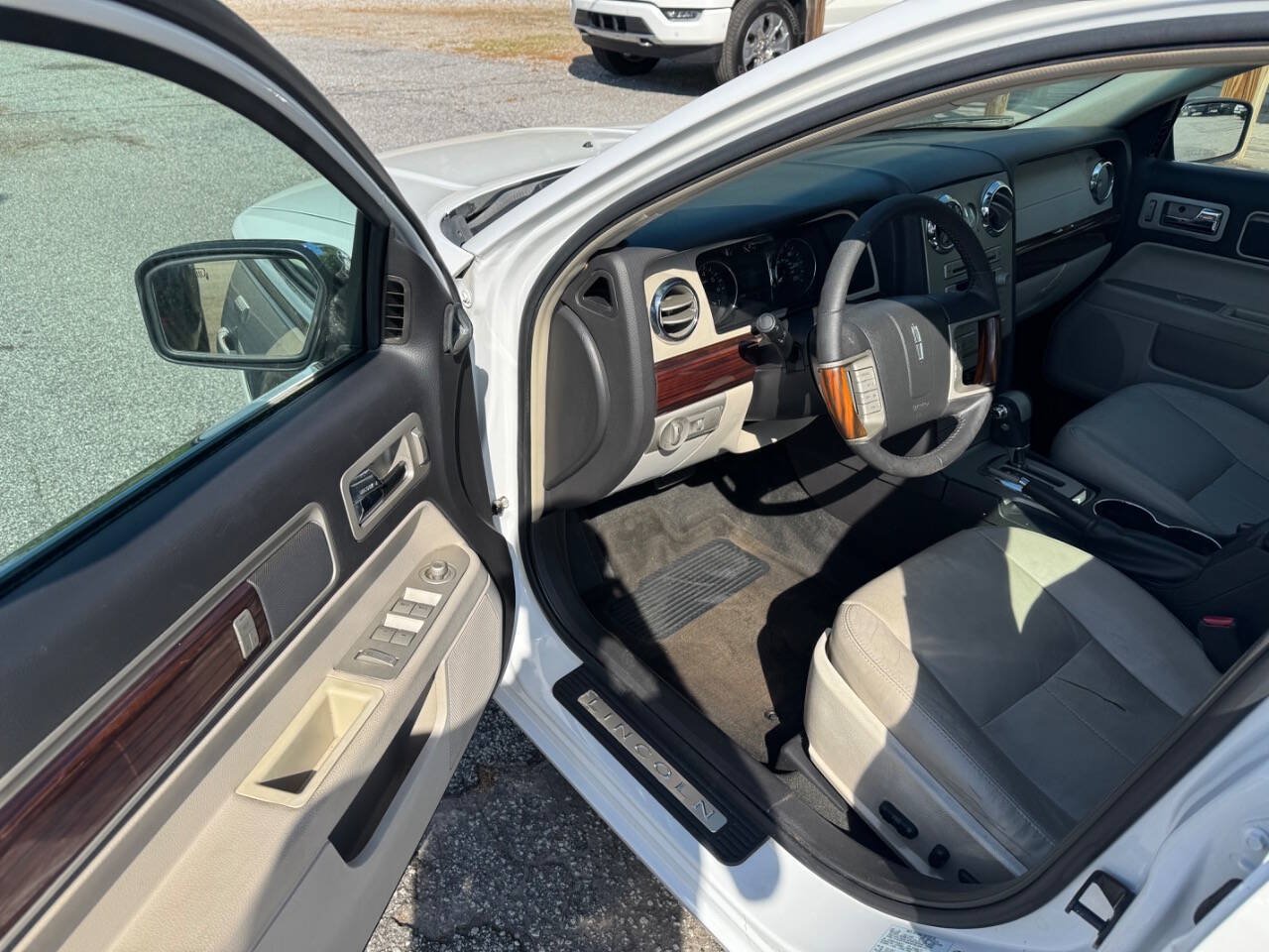 Used 2007 Lincoln MKZ FWD image 12