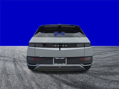 Used 2022 Hyundai Ioniq 5 SE image 5