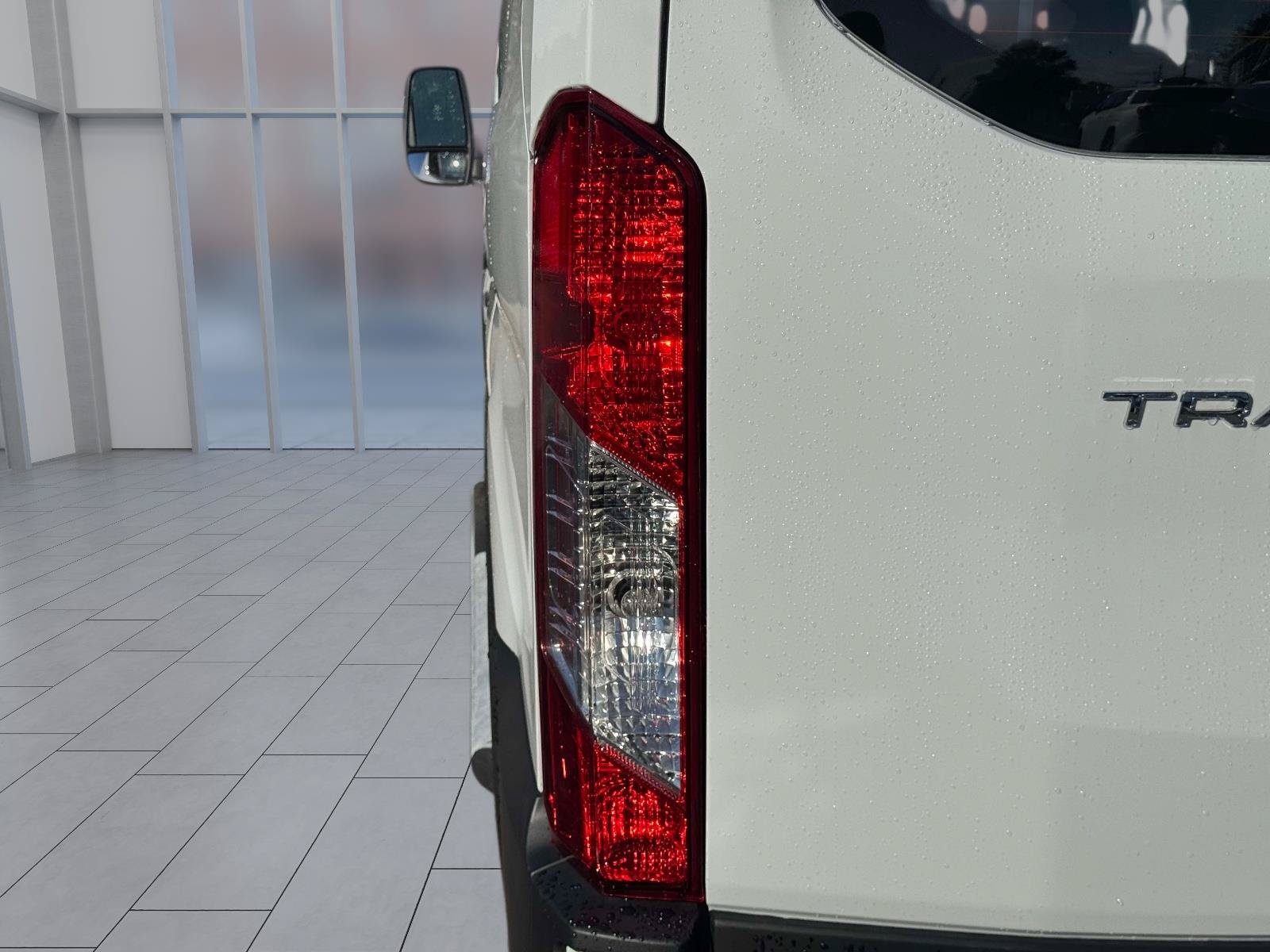 Used 2025 Ford Transit 250 Low Roof w/ Exterior Upgrade Package RWD image 9