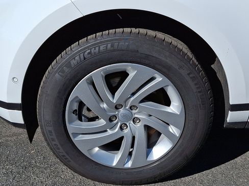 Certified 2024 Land Rover Range Rover Evoque S image 9