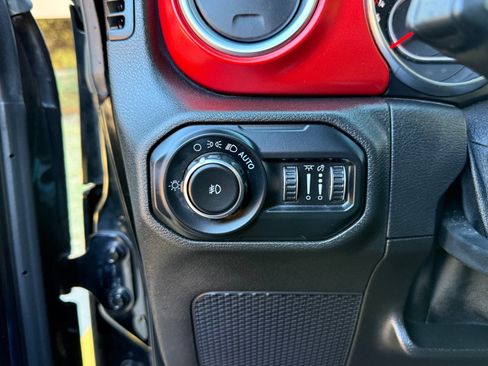 Used 2019 Jeep Wrangler Unlimited Rubicon AWD/4WD image 28