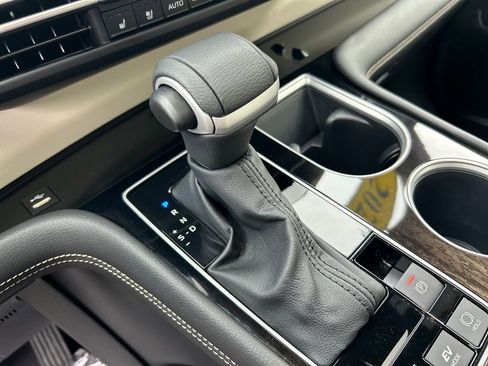 Certified 2025 Toyota Sienna Platinum AWD/4WD image 16