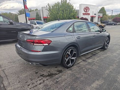 Used 2020 Volkswagen Passat 2.0T R-Line FWD image 4