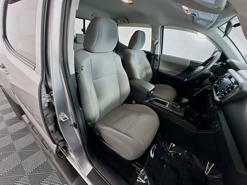 Used 2021 Toyota Tacoma SR AWD/4WD image 27