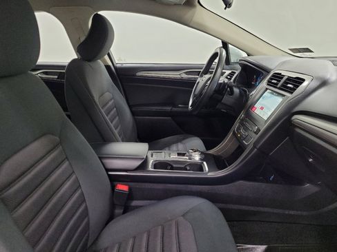 Used 2018 Ford Fusion SE w/ Fusion SE Technology Package image 21