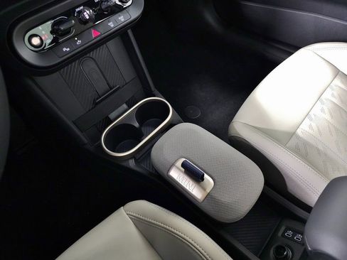 New 2025 MINI Cooper 2-Door Hardtop image 33