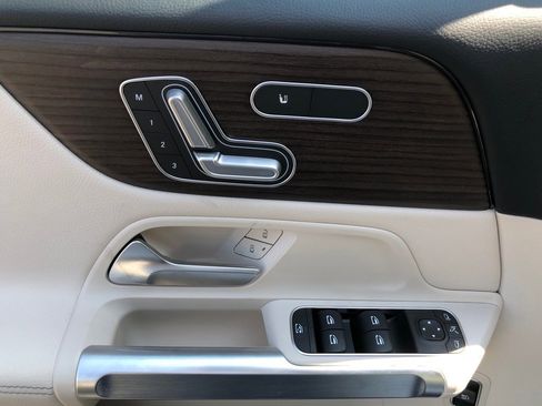 New 2026 Mercedes-Benz GLB 250 4MATIC image 12