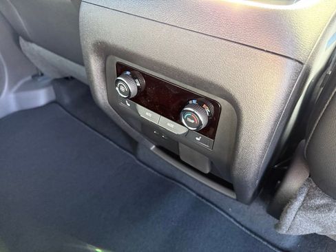 New 2026 Chevrolet Traverse High Country image 17