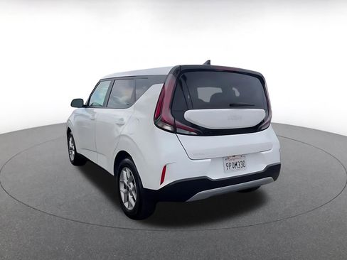 Used 2025 Kia Soul LX w/ LX Technology Package image 11