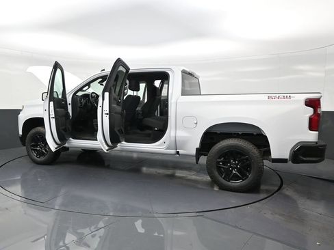 Used 2022 Chevrolet Silverado 1500 LT Trail Boss w/ Safety Package AWD/4WD image 32